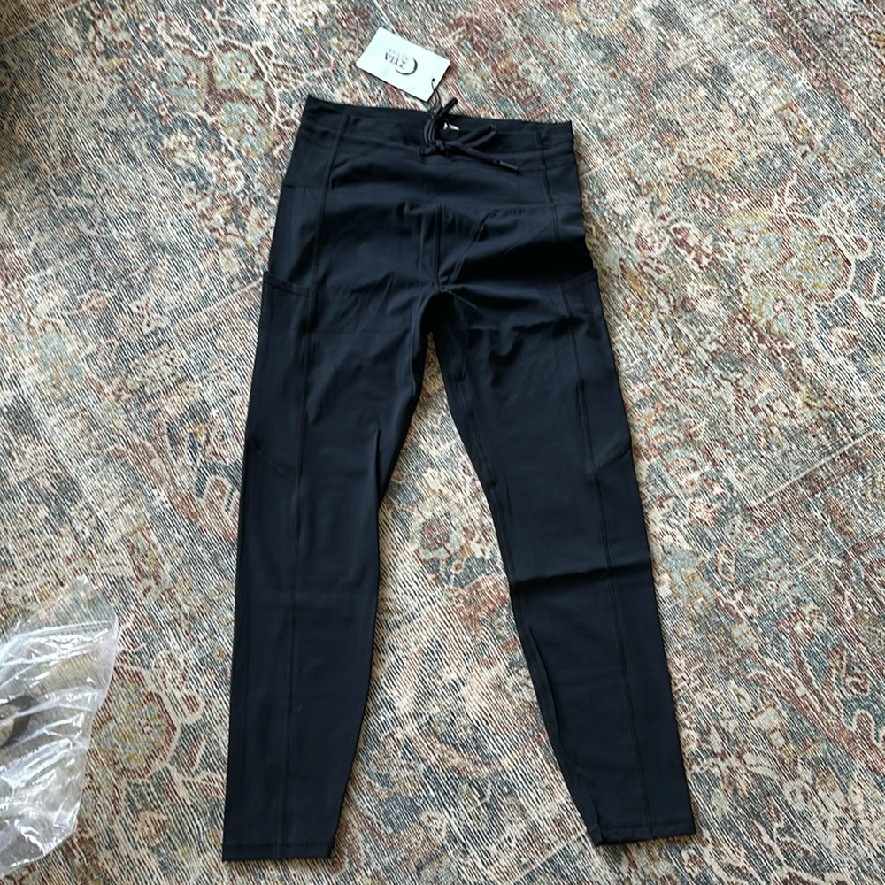 NWT Women’s Zyia black pocket drawstring luxe 7/8 leggings